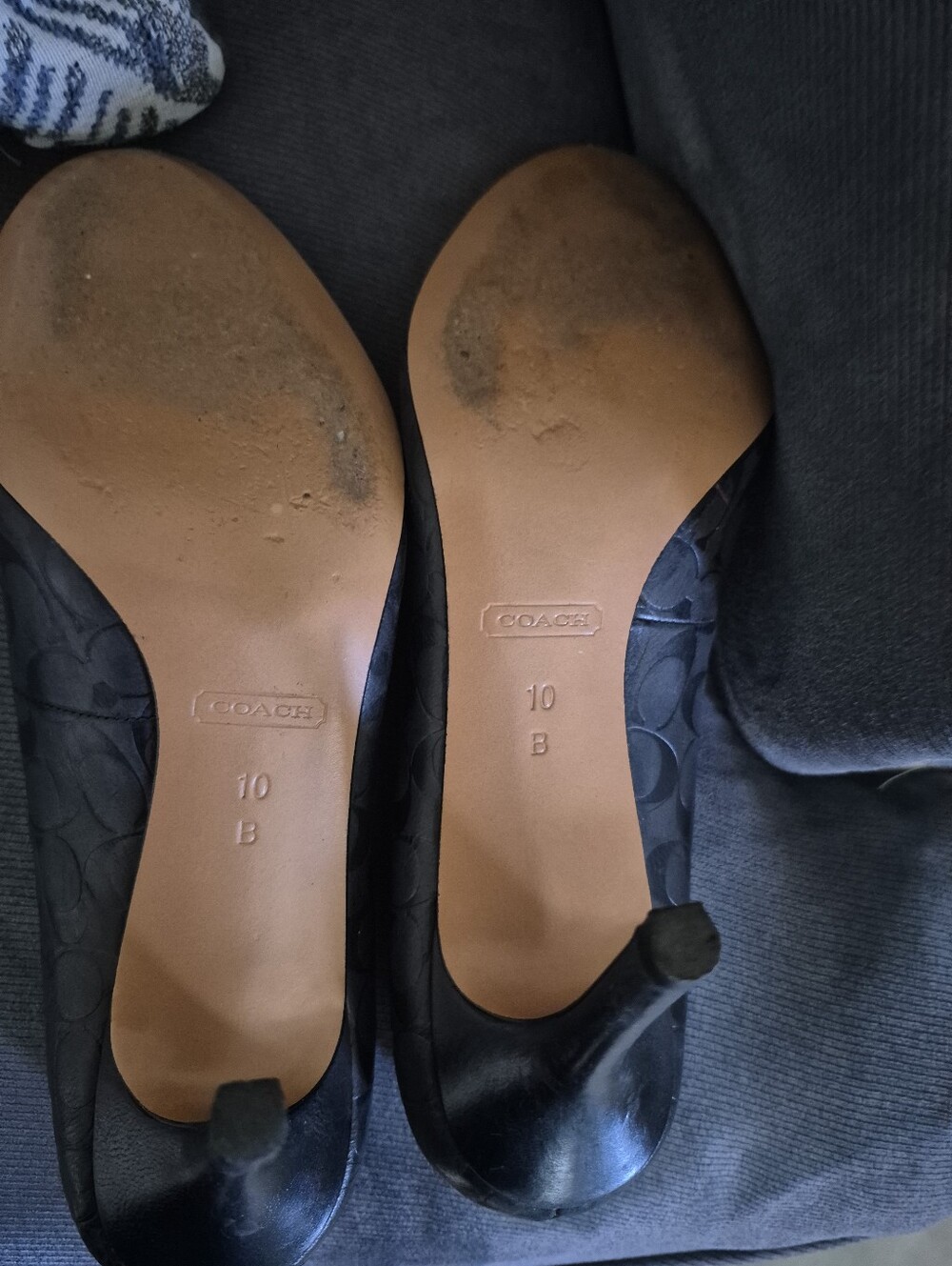 Shoes - Picture 7 of 9